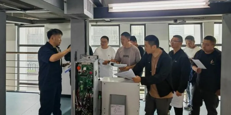 Training & Tech Guidance Training & Tech Guidance